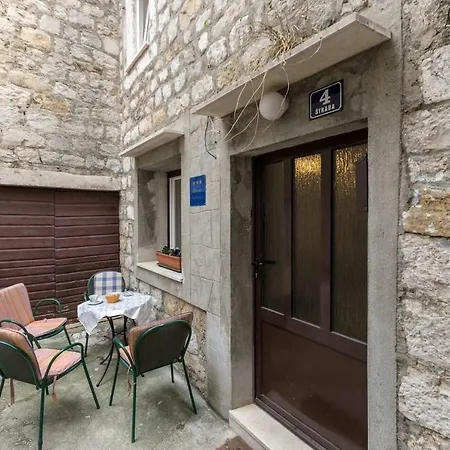 Dalmatinska Kuca Blanka Сasa de vacaciones Kaštela